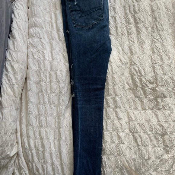 American Eagle women’s jeans - Picture 2 of 3